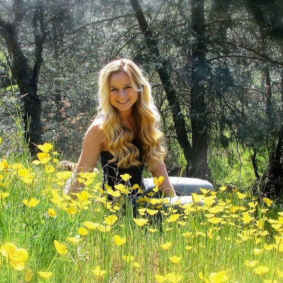 Meet your Posher, Kylie - Picture 1 of 1